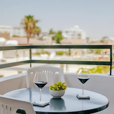 Daire Lazaros Centre