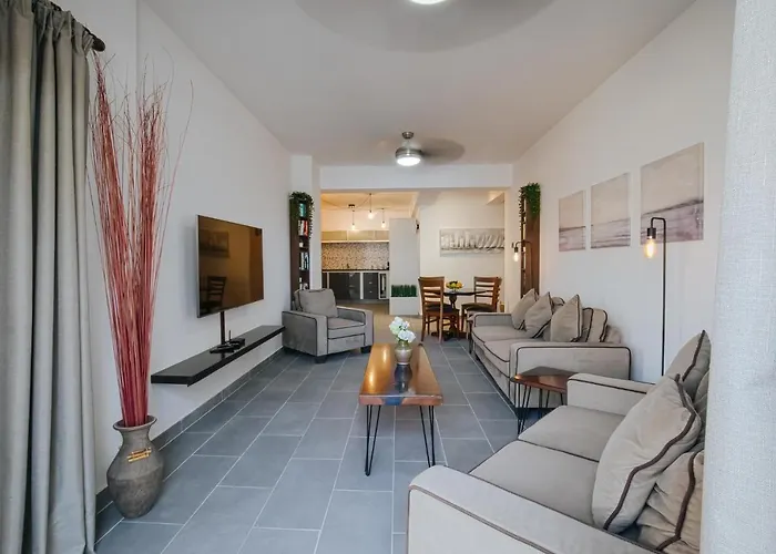 Lazaros Centre アパート