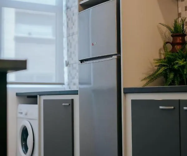 Lazaros Centre アパート