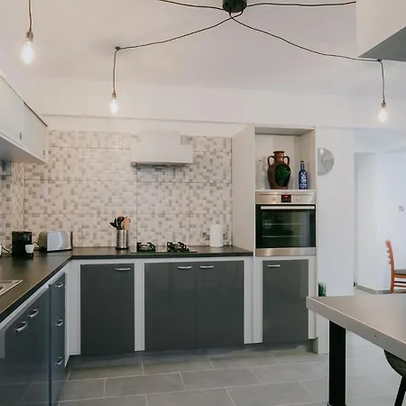 Lazaros Centre Apartman