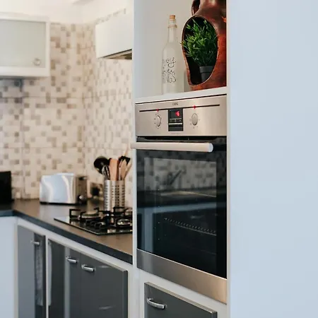 아파트 Lazaros Centre 라르나카