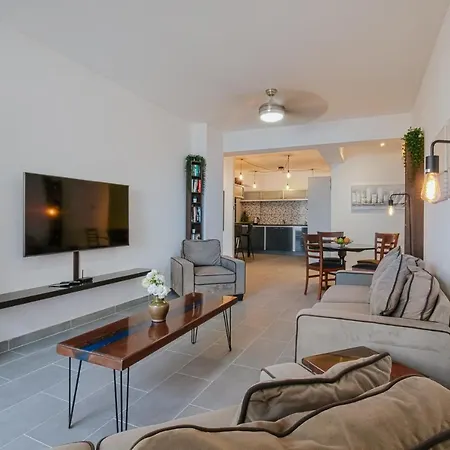 Lazaros Centre Apartman Lárnaka