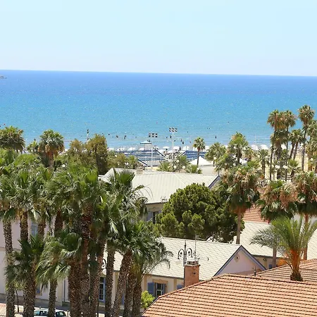 Lazaros Centre Apartman *