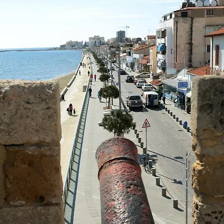 Lazaros Centre * 拉纳卡