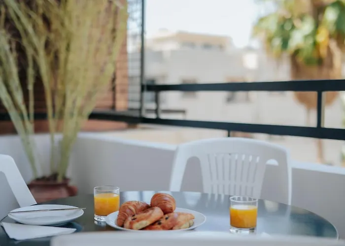 Lazaros Centre Larnaca